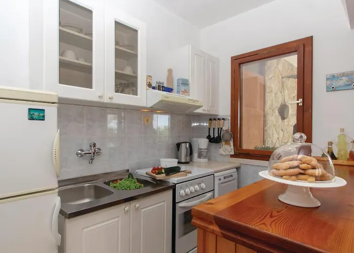 Stunning In Grscica With Kitchen Appartement *