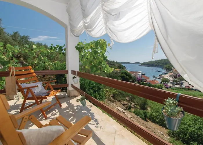 Stunning In Grscica With Kitchen Appartement Prižba
