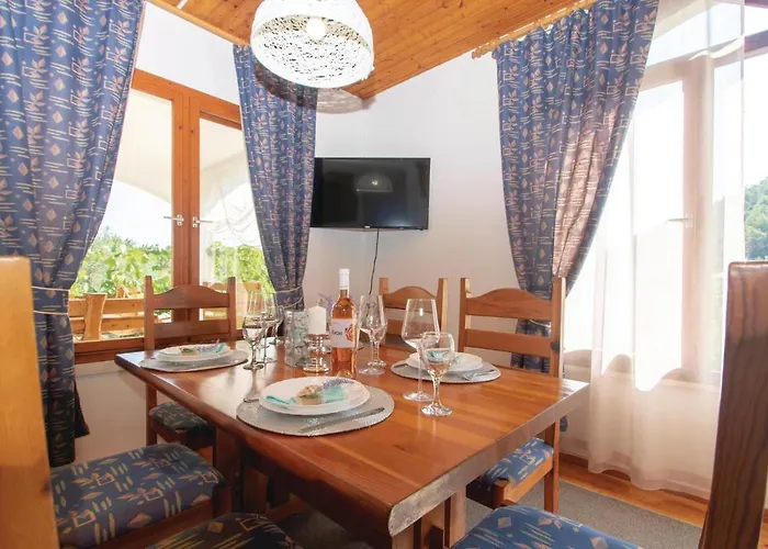 Stunning In Grscica With Kitchen Appartement Prižba