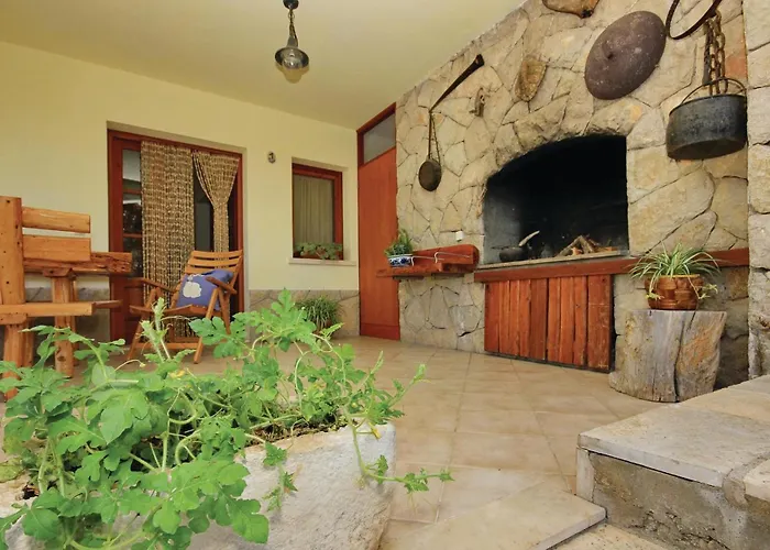 Stunning In Grscica With Kitchen Appartement *