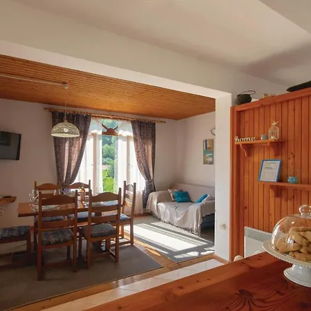 公寓 Stunning In Grscica With Kitchen