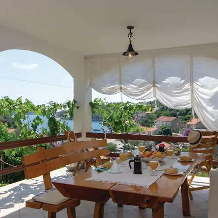 Stunning In Grscica With Kitchen Prizba